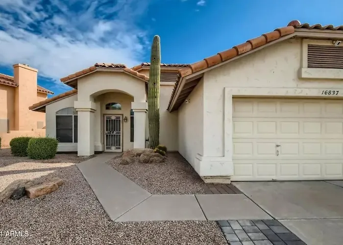 Private Oasis: Pool, Hot Tub & Golf Course Views!