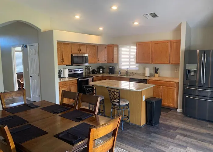 Private Oasis: Pool, Hot Tub & Golf Course Views! Holiday home Phoenix