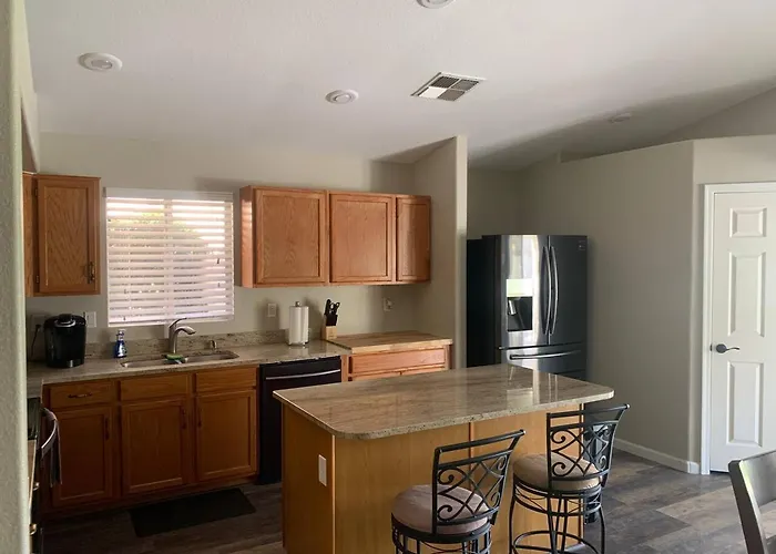 Holiday home Private Oasis: Pool, Hot Tub & Golf Course Views!