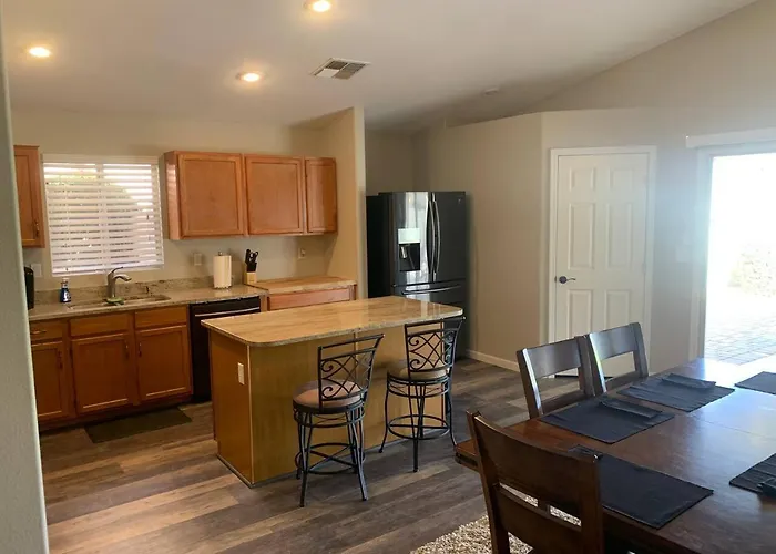 Private Oasis: Pool, Hot Tub & Golf Course Views! Phoenix