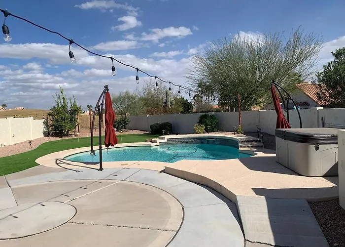 Private Oasis: Pool, Hot Tub & Golf Course Views! Holiday home