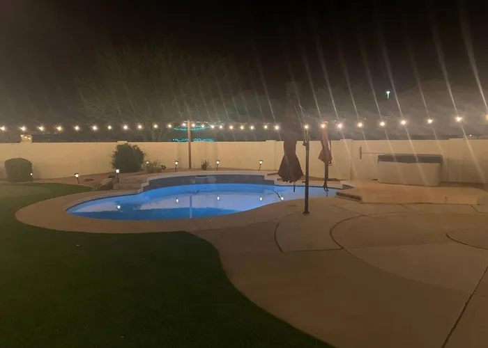 Private Oasis: Pool, Hot Tub & Golf Course Views! Holiday home